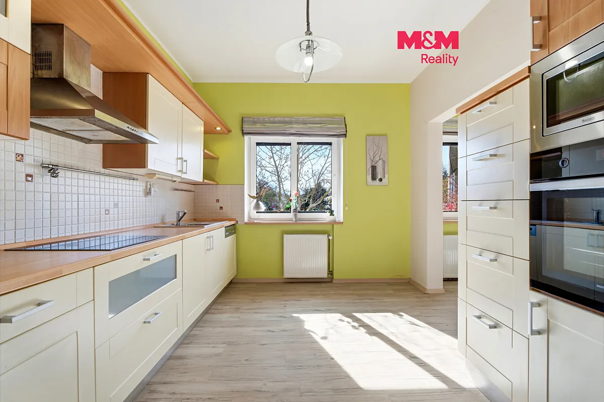 Prodej rodinného domu 130 m², pozemek 816 m²
